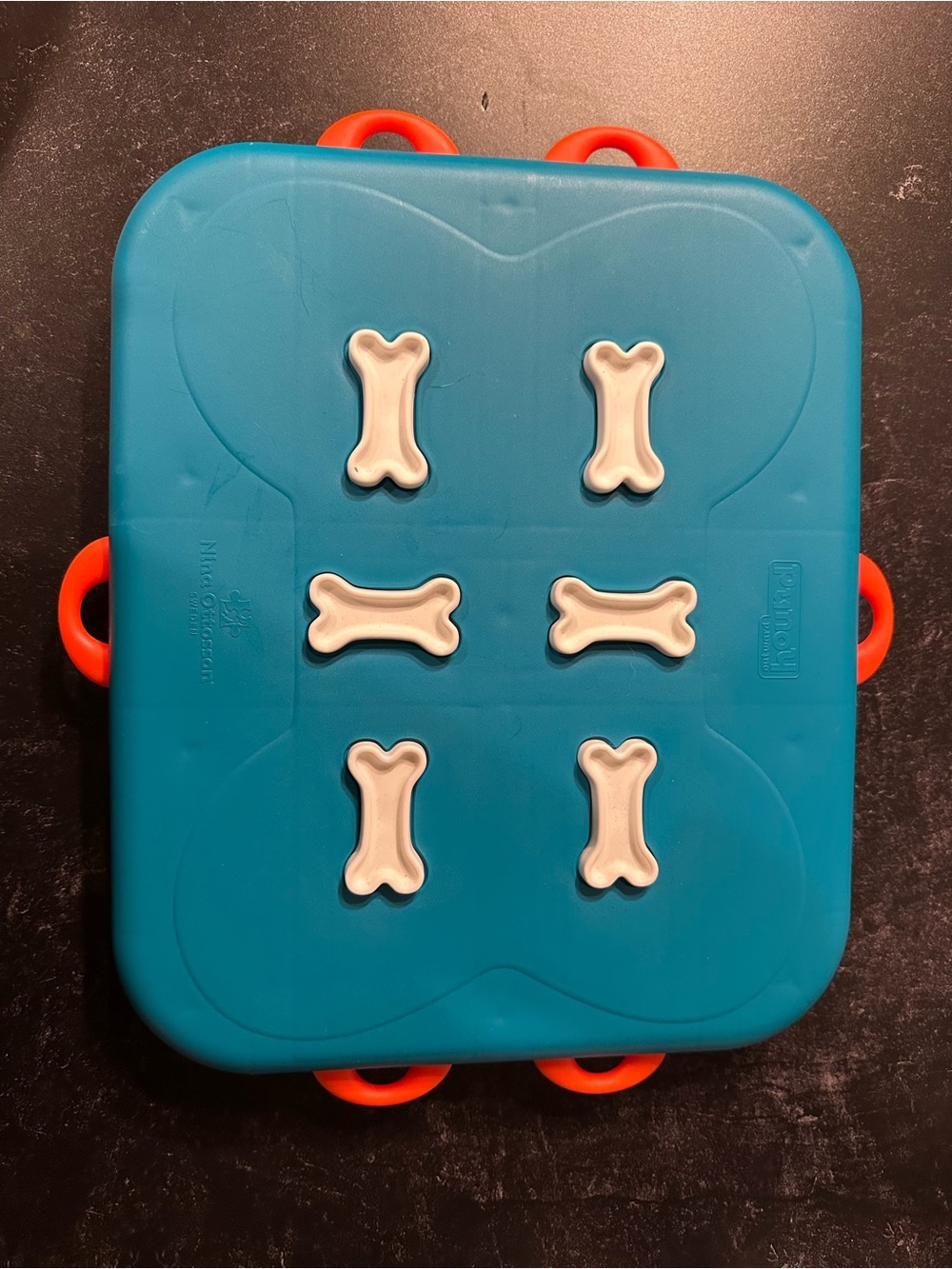 Interactive Blue Dog Puzzle Toy with Treat Covers